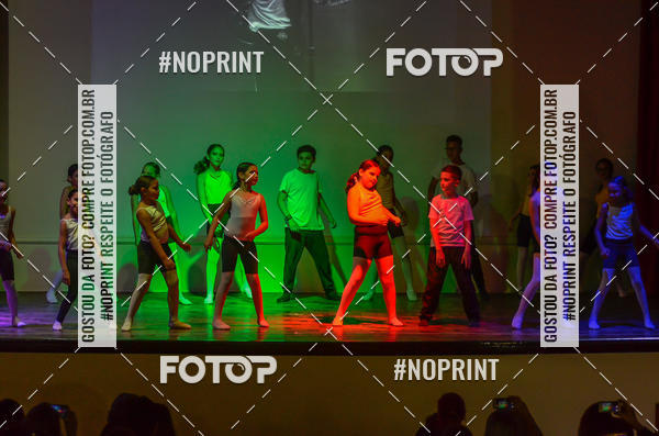 Buy your photos of the eventApresenta��o de dan�a  da Escola Uruguai na Escola Rainha do Brasil on Fotop