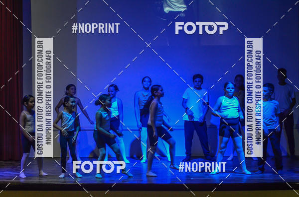 Buy your photos of the eventApresenta��o de dan�a  da Escola Uruguai na Escola Rainha do Brasil on Fotop