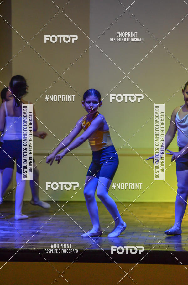 Buy your photos of the eventApresenta��o de dan�a  da Escola Uruguai na Escola Rainha do Brasil on Fotop