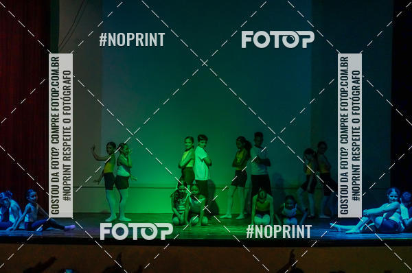 Buy your photos of the eventApresenta��o de dan�a  da Escola Uruguai na Escola Rainha do Brasil on Fotop