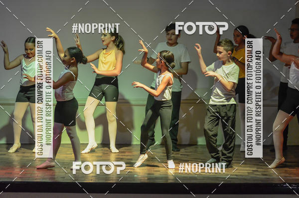 Achetez vos photos de l'�v�nementApresenta��o de dan�a  da Escola Uruguai na Escola Rainha do Brasil sur Fotop