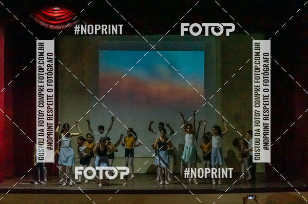 Buy your photos of the eventApresentao de dana  da Escola Uruguai na Escola Rainha do Brasil on Fotop