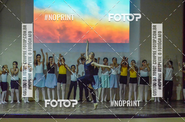Buy your photos of the eventApresentao de dana  da Escola Uruguai na Escola Rainha do Brasil on Fotop