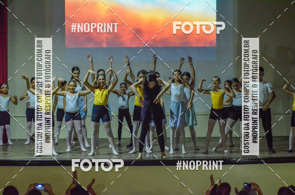 Buy your photos of the eventApresentao de dana  da Escola Uruguai na Escola Rainha do Brasil on Fotop