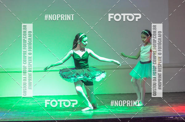 Buy your photos of the eventApresentao de dana  da Escola Uruguai na Escola Rainha do Brasil on Fotop