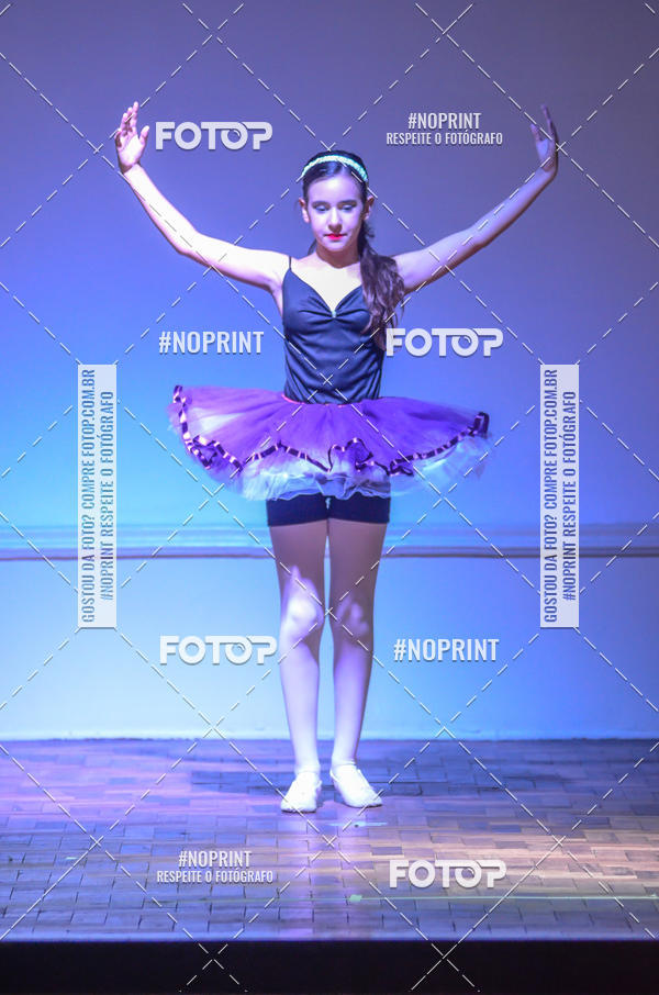 Buy your photos of the eventApresentao de dana  da Escola Uruguai na Escola Rainha do Brasil on Fotop