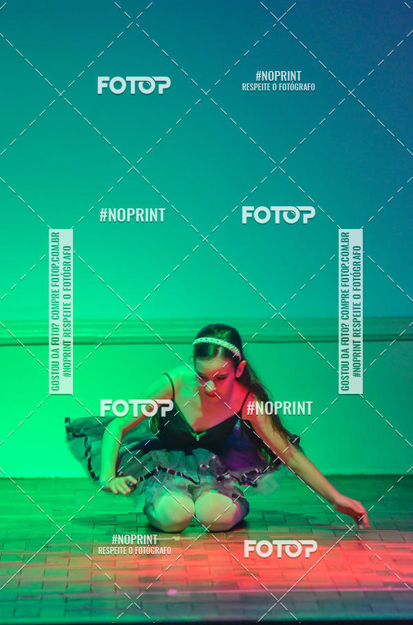 Buy your photos of the eventApresentao de dana  da Escola Uruguai na Escola Rainha do Brasil on Fotop