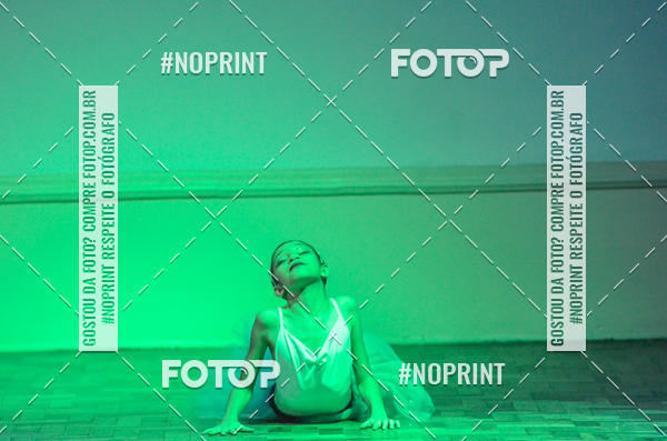 Buy your photos of the eventApresentao de dana  da Escola Uruguai na Escola Rainha do Brasil on Fotop