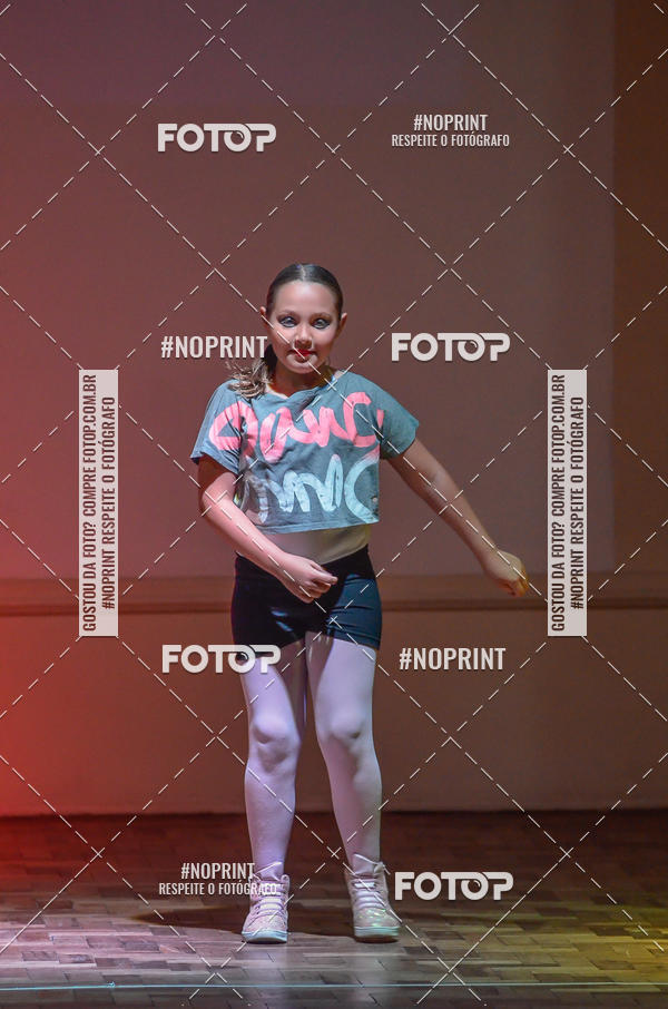 Buy your photos of the eventApresentao de dana  da Escola Uruguai na Escola Rainha do Brasil on Fotop