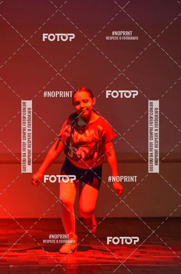 Buy your photos of the eventApresentao de dana  da Escola Uruguai na Escola Rainha do Brasil on Fotop