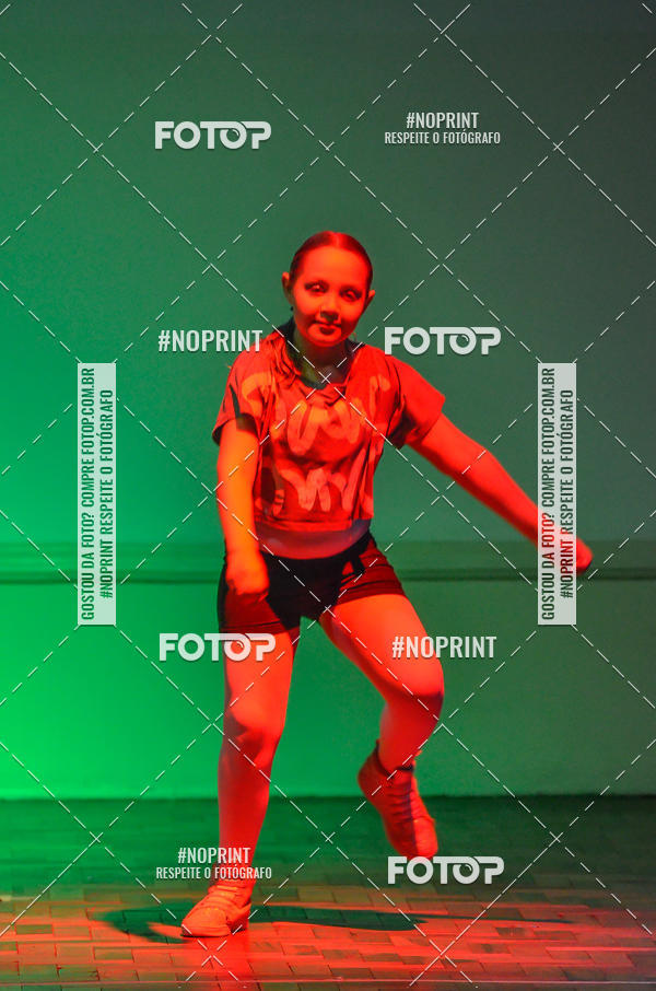 Buy your photos of the eventApresentao de dana  da Escola Uruguai na Escola Rainha do Brasil on Fotop