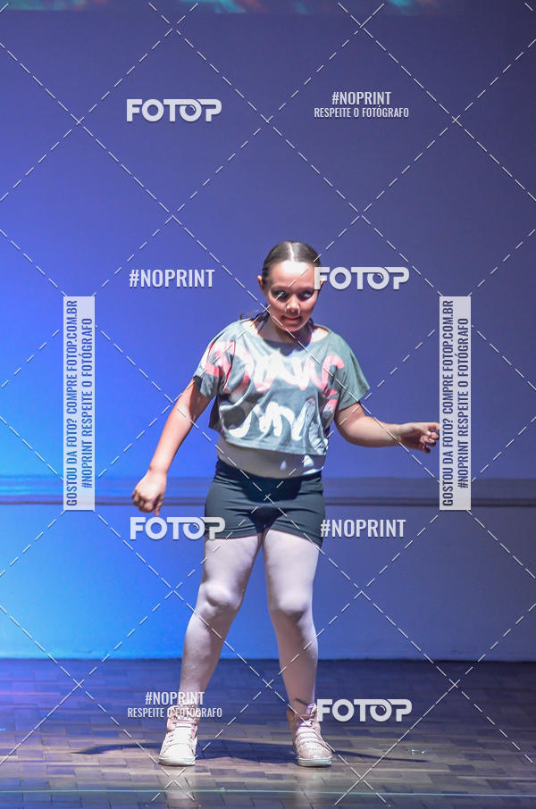 Buy your photos of the eventApresentao de dana  da Escola Uruguai na Escola Rainha do Brasil on Fotop