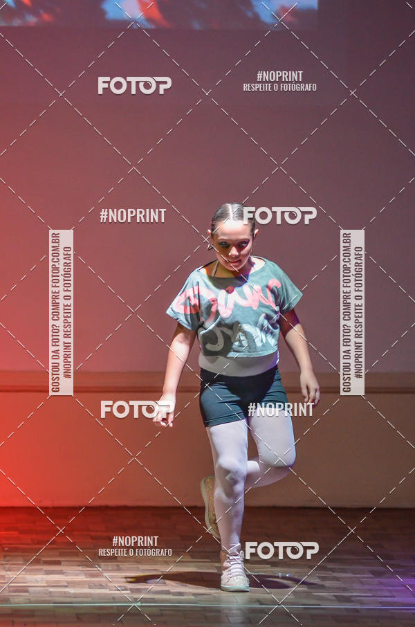 Buy your photos of the eventApresentao de dana  da Escola Uruguai na Escola Rainha do Brasil on Fotop