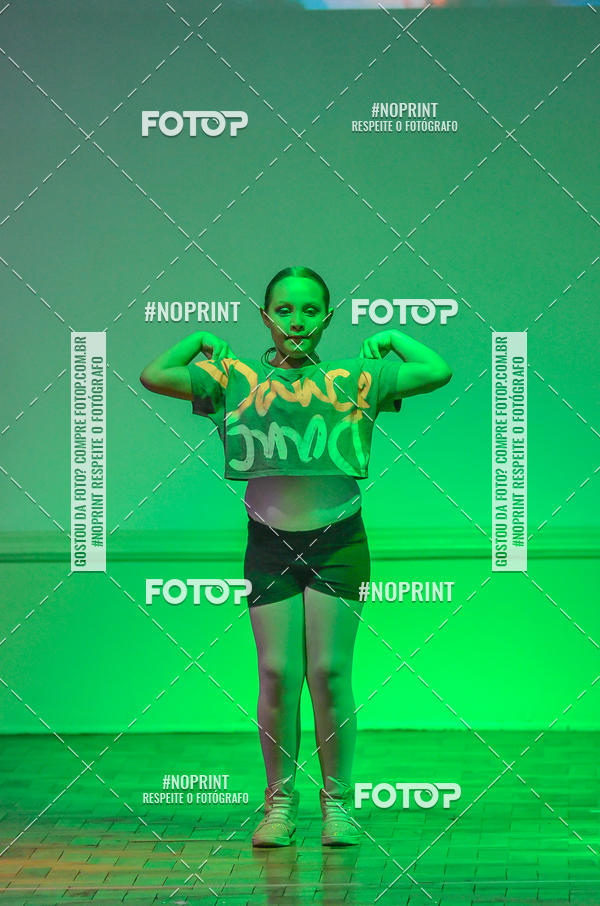Buy your photos of the eventApresentao de dana  da Escola Uruguai na Escola Rainha do Brasil on Fotop