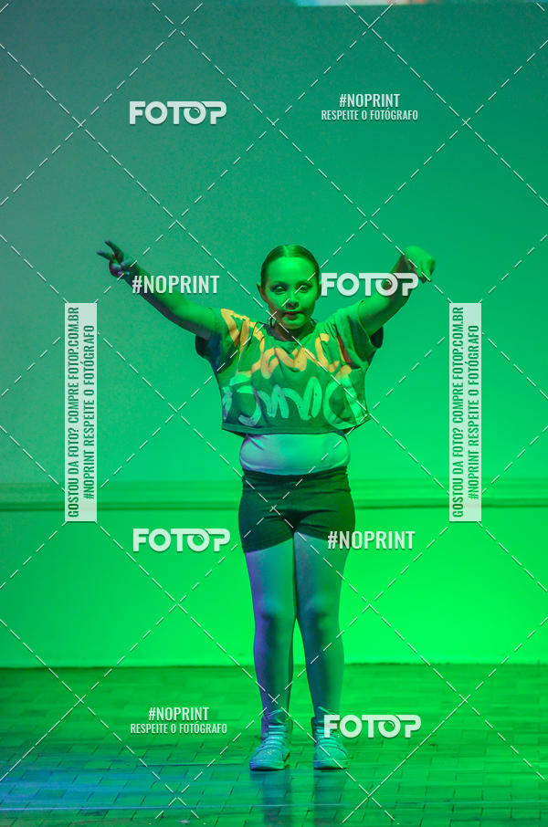 Buy your photos of the eventApresentao de dana  da Escola Uruguai na Escola Rainha do Brasil on Fotop