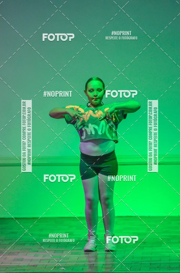 Buy your photos of the eventApresentao de dana  da Escola Uruguai na Escola Rainha do Brasil on Fotop