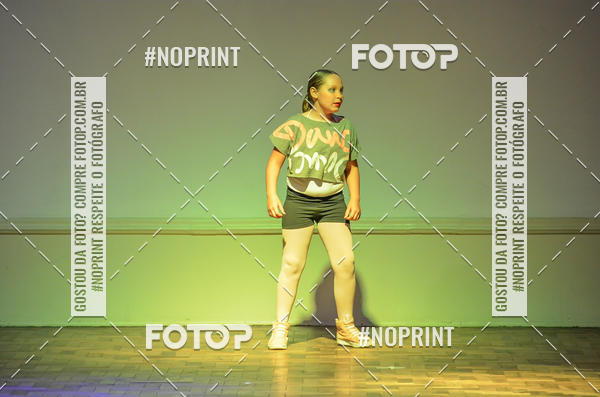 Buy your photos of the eventApresentao de dana  da Escola Uruguai na Escola Rainha do Brasil on Fotop