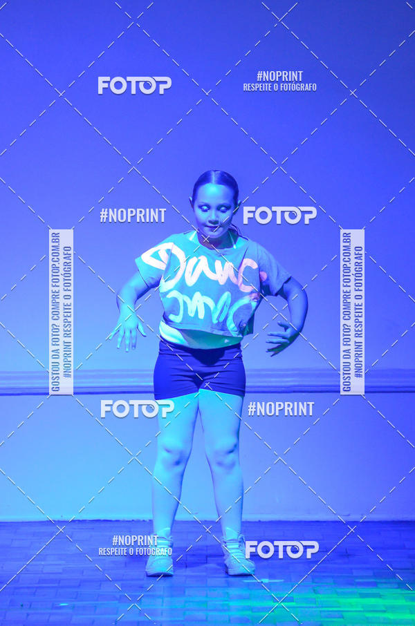 Buy your photos of the eventApresentao de dana  da Escola Uruguai na Escola Rainha do Brasil on Fotop