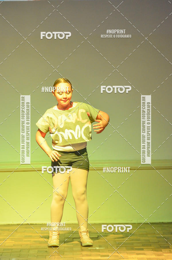 Buy your photos of the eventApresentao de dana  da Escola Uruguai na Escola Rainha do Brasil on Fotop