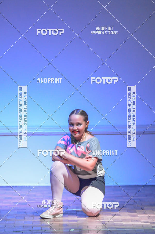 Buy your photos of the eventApresentao de dana  da Escola Uruguai na Escola Rainha do Brasil on Fotop