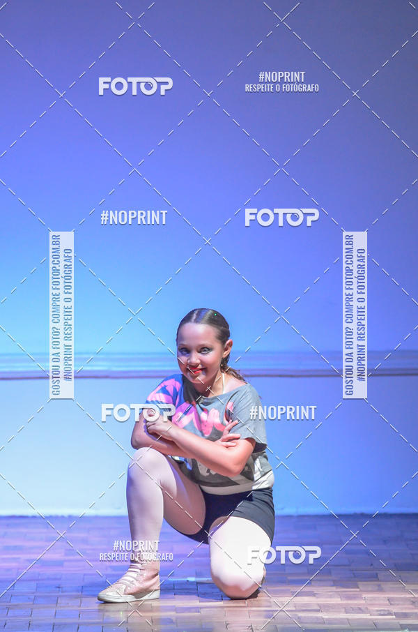 Buy your photos of the eventApresentao de dana  da Escola Uruguai na Escola Rainha do Brasil on Fotop