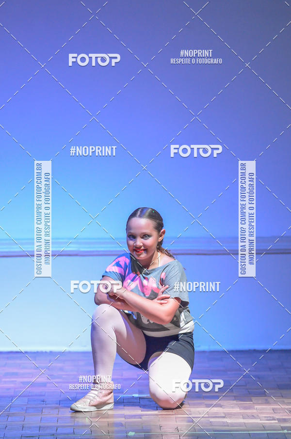 Buy your photos of the eventApresentao de dana  da Escola Uruguai na Escola Rainha do Brasil on Fotop