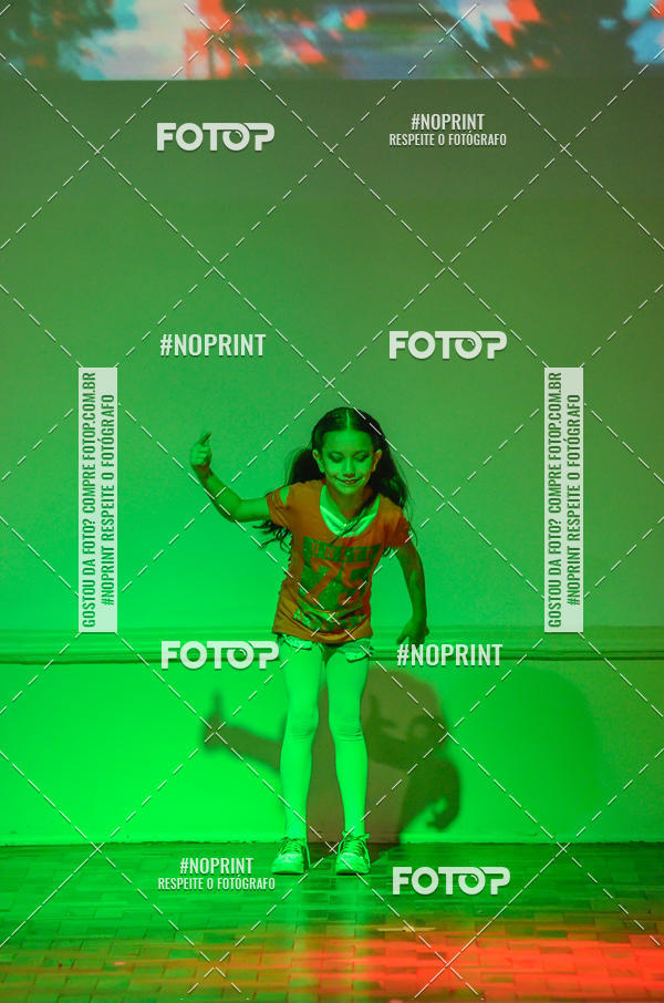 Buy your photos of the eventApresentao de dana  da Escola Uruguai na Escola Rainha do Brasil on Fotop