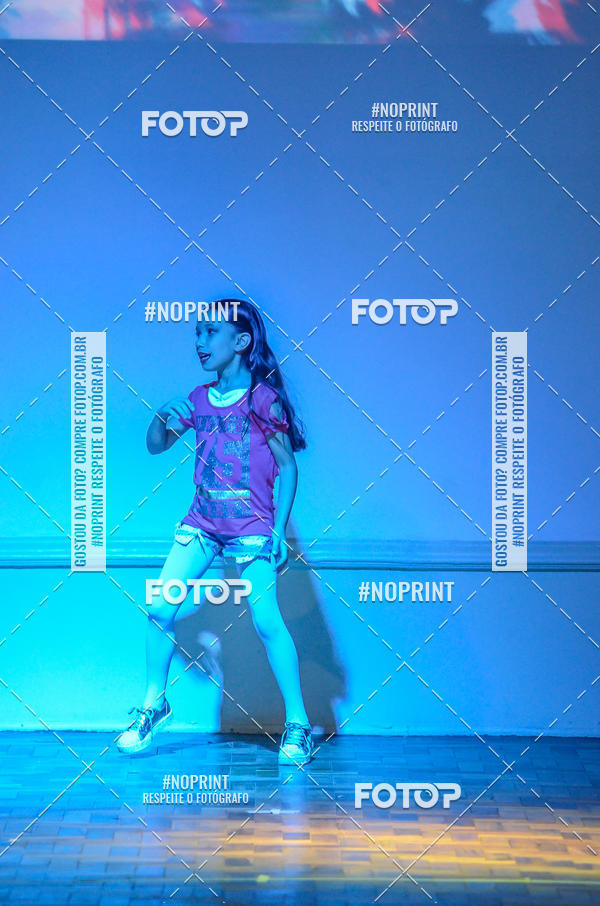 Buy your photos of the eventApresentao de dana  da Escola Uruguai na Escola Rainha do Brasil on Fotop