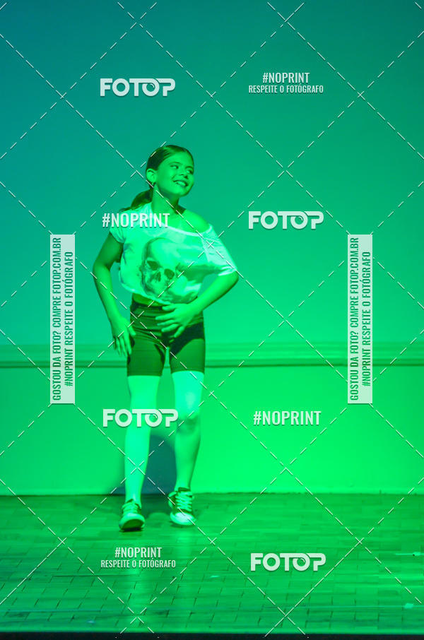 Buy your photos of the eventApresentao de dana  da Escola Uruguai na Escola Rainha do Brasil on Fotop