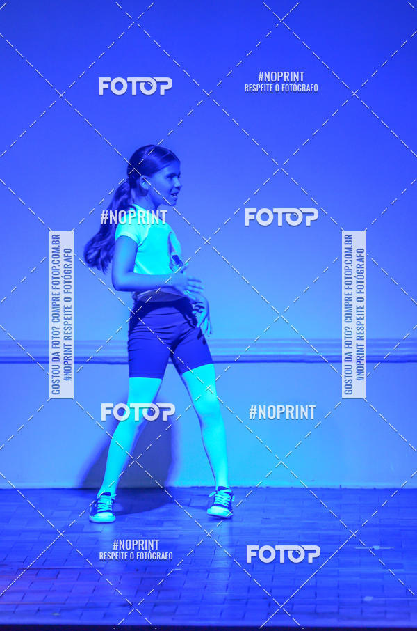 Buy your photos of the eventApresentao de dana  da Escola Uruguai na Escola Rainha do Brasil on Fotop