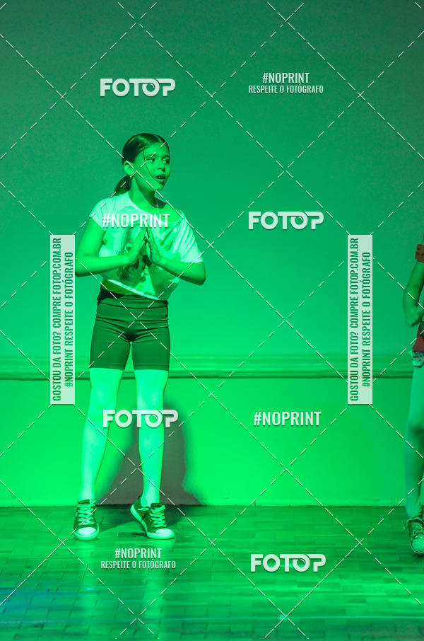 Buy your photos of the eventApresentao de dana  da Escola Uruguai na Escola Rainha do Brasil on Fotop