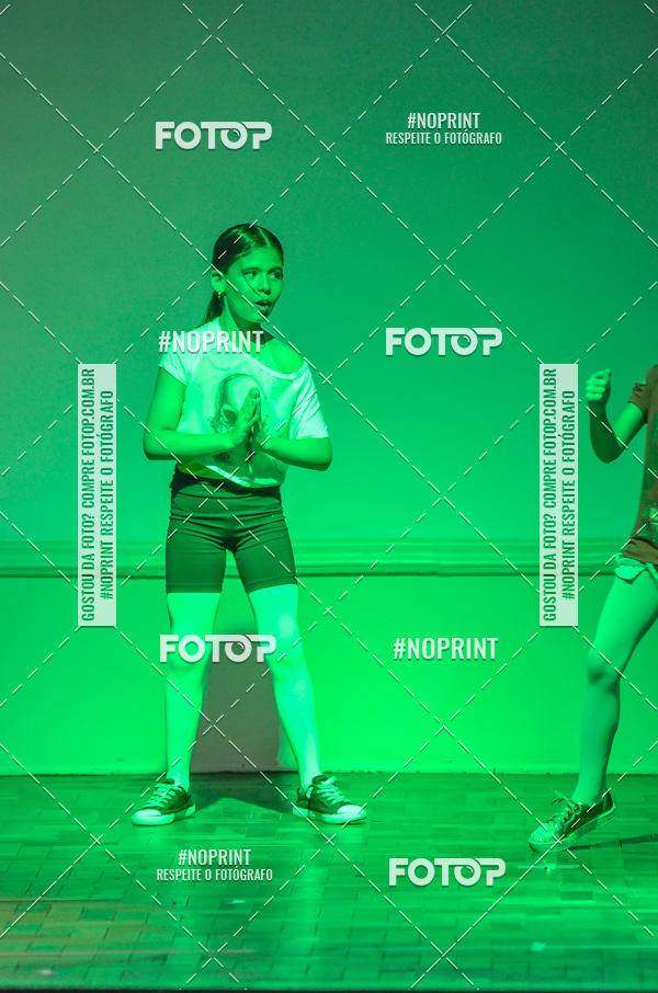 Buy your photos of the eventApresentao de dana  da Escola Uruguai na Escola Rainha do Brasil on Fotop