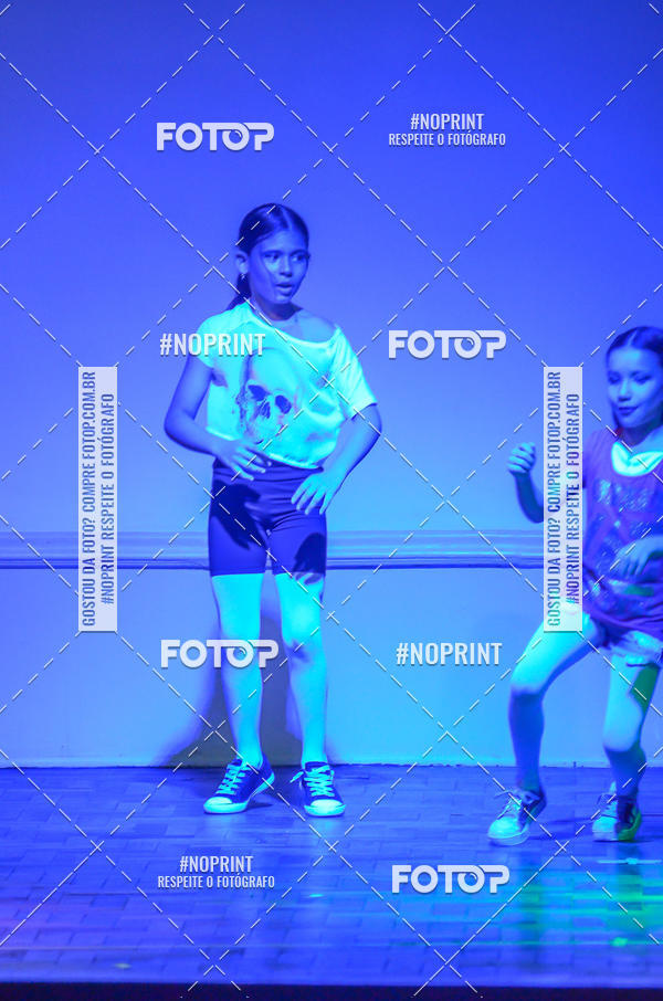 Buy your photos of the eventApresentao de dana  da Escola Uruguai na Escola Rainha do Brasil on Fotop