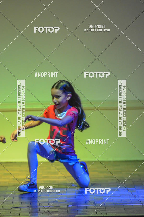 Buy your photos of the eventApresentao de dana  da Escola Uruguai na Escola Rainha do Brasil on Fotop