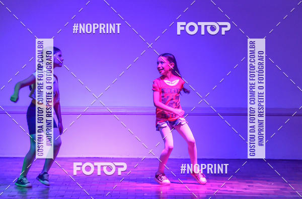 Buy your photos of the eventApresentao de dana  da Escola Uruguai na Escola Rainha do Brasil on Fotop