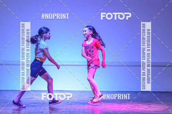 Buy your photos of the eventApresentao de dana  da Escola Uruguai na Escola Rainha do Brasil on Fotop