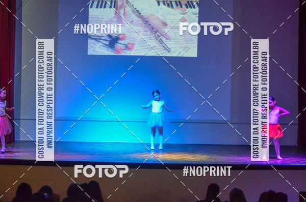Buy your photos of the eventApresentao de dana  da Escola Uruguai na Escola Rainha do Brasil on Fotop