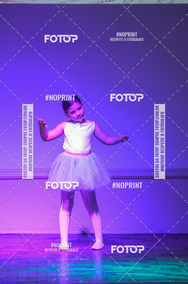 Buy your photos of the eventApresentao de dana  da Escola Uruguai na Escola Rainha do Brasil on Fotop