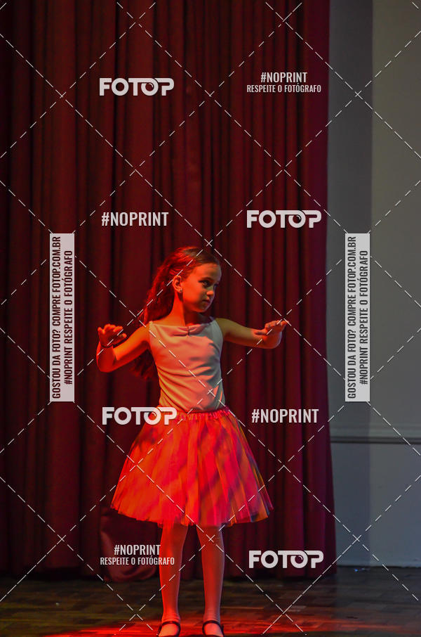 Buy your photos of the eventApresentao de dana  da Escola Uruguai na Escola Rainha do Brasil on Fotop