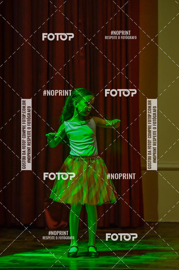 Buy your photos of the eventApresentao de dana  da Escola Uruguai na Escola Rainha do Brasil on Fotop