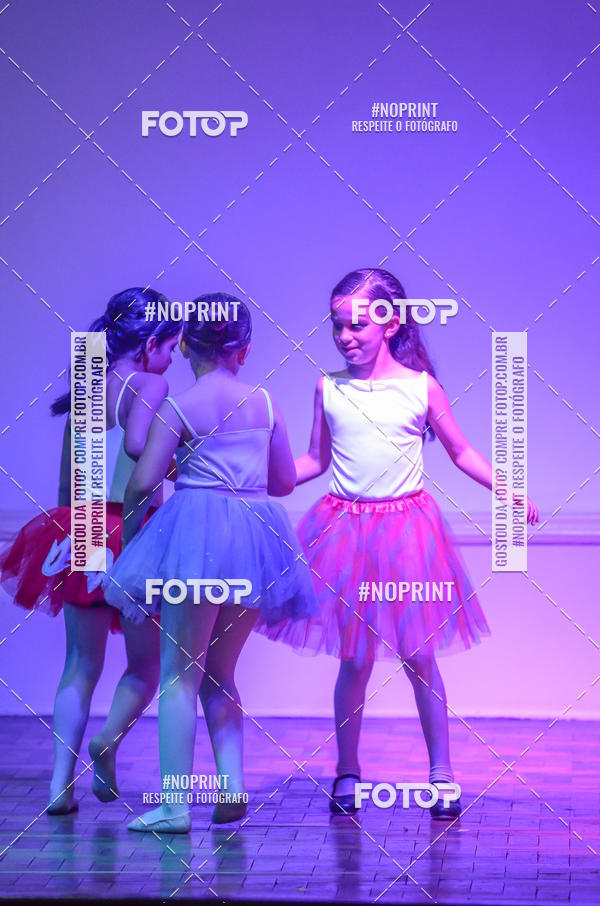 Buy your photos of the eventApresentao de dana  da Escola Uruguai na Escola Rainha do Brasil on Fotop