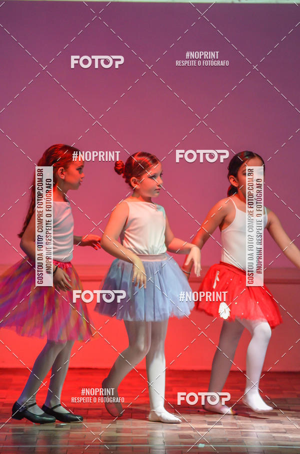 Buy your photos of the eventApresentao de dana  da Escola Uruguai na Escola Rainha do Brasil on Fotop