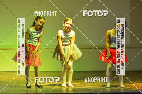 Buy your photos of the eventApresentao de dana  da Escola Uruguai na Escola Rainha do Brasil on Fotop