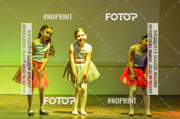 Buy your photos of the eventApresentao de dana  da Escola Uruguai na Escola Rainha do Brasil on Fotop