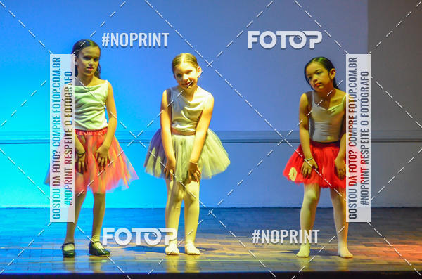 Buy your photos of the eventApresentao de dana  da Escola Uruguai na Escola Rainha do Brasil on Fotop