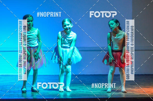 Buy your photos of the eventApresentao de dana  da Escola Uruguai na Escola Rainha do Brasil on Fotop