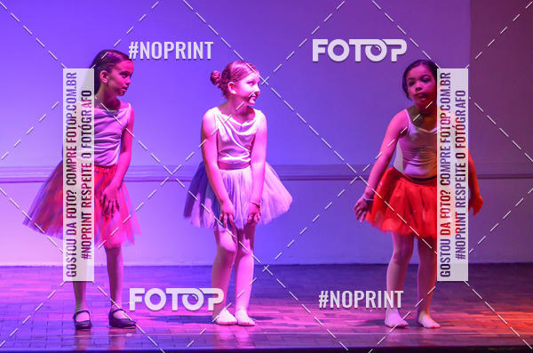 Buy your photos of the eventApresentao de dana  da Escola Uruguai na Escola Rainha do Brasil on Fotop