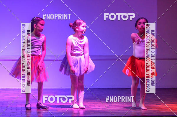 Buy your photos of the eventApresentao de dana  da Escola Uruguai na Escola Rainha do Brasil on Fotop