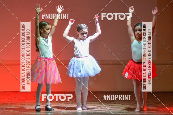 Buy your photos of the eventApresentao de dana  da Escola Uruguai na Escola Rainha do Brasil on Fotop