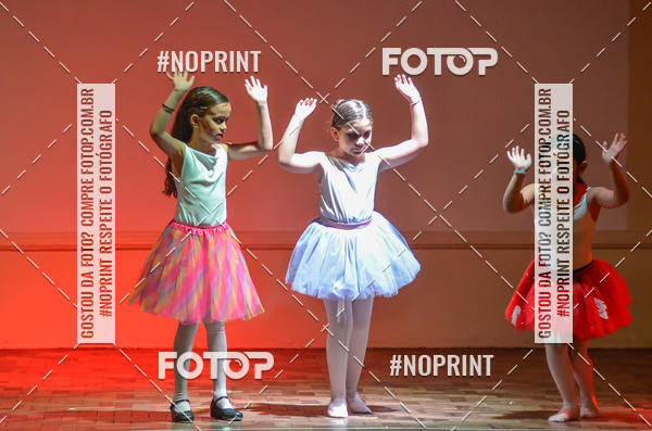 Buy your photos of the eventApresentao de dana  da Escola Uruguai na Escola Rainha do Brasil on Fotop